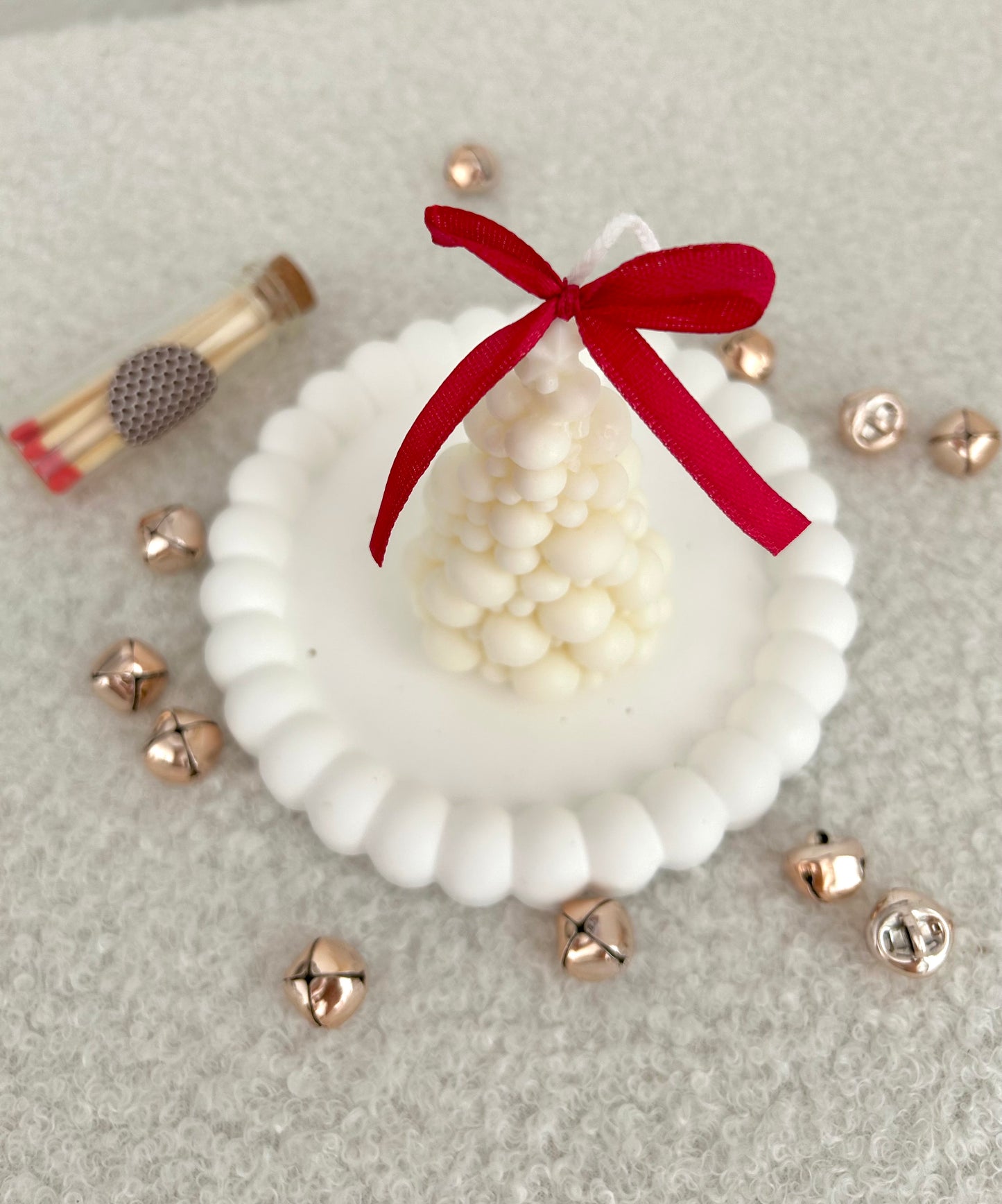 Weihnachtsbaum Kerze mit Kugeln