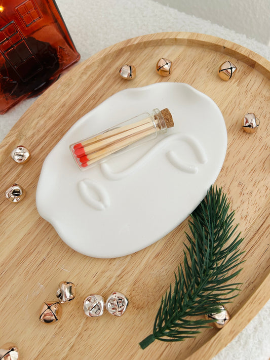 Gips Tablett mit Gesicht | Serenity Face | Handgefertigte Dekor | Modernes Wohnaccessoire | Geschenkidee | Skulptur | Unique Home Decor